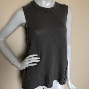 Brochu Walker women’s top, size Large